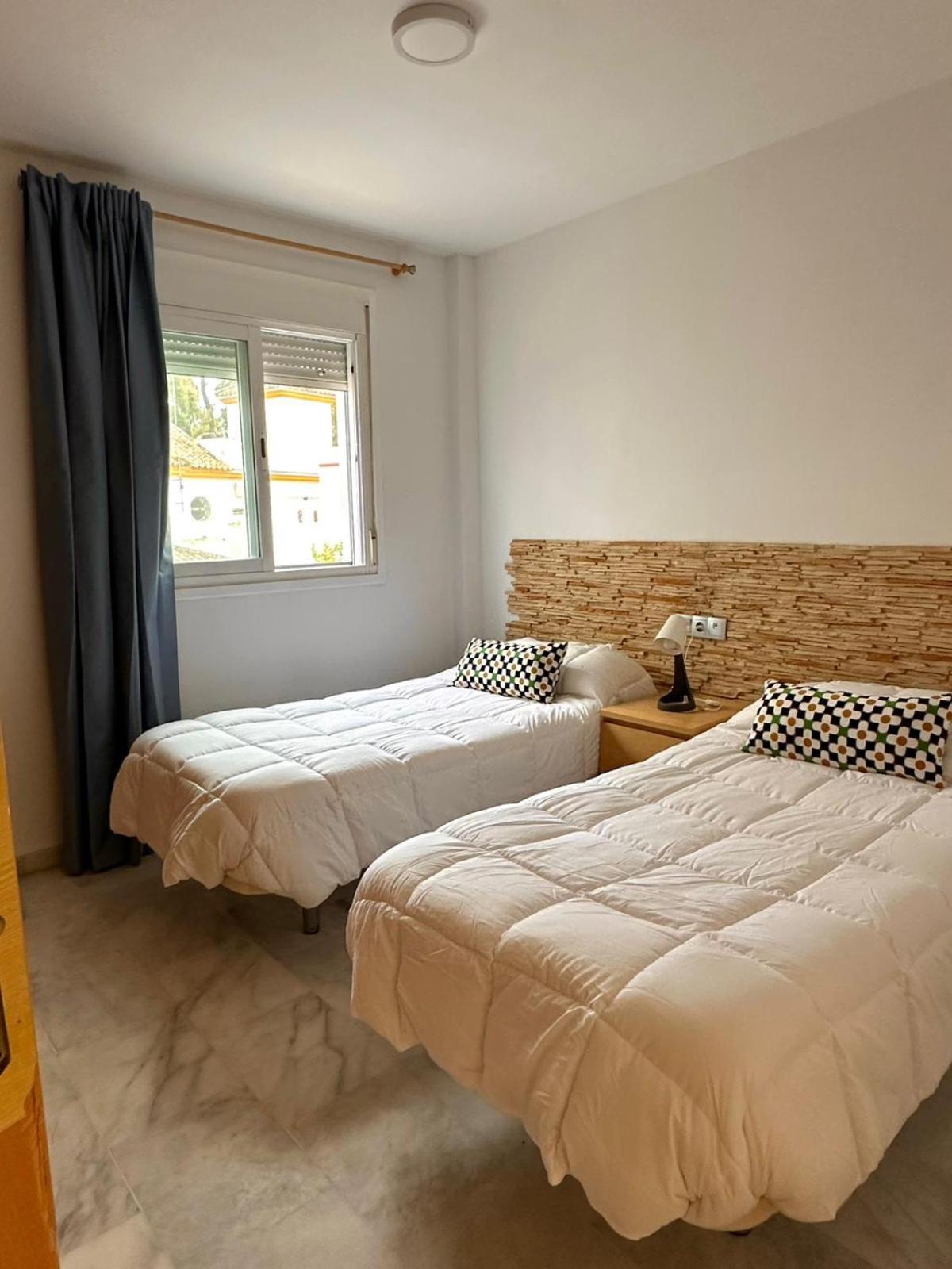 Apartahotel Dona Reyes Chipiona Buitenkant foto