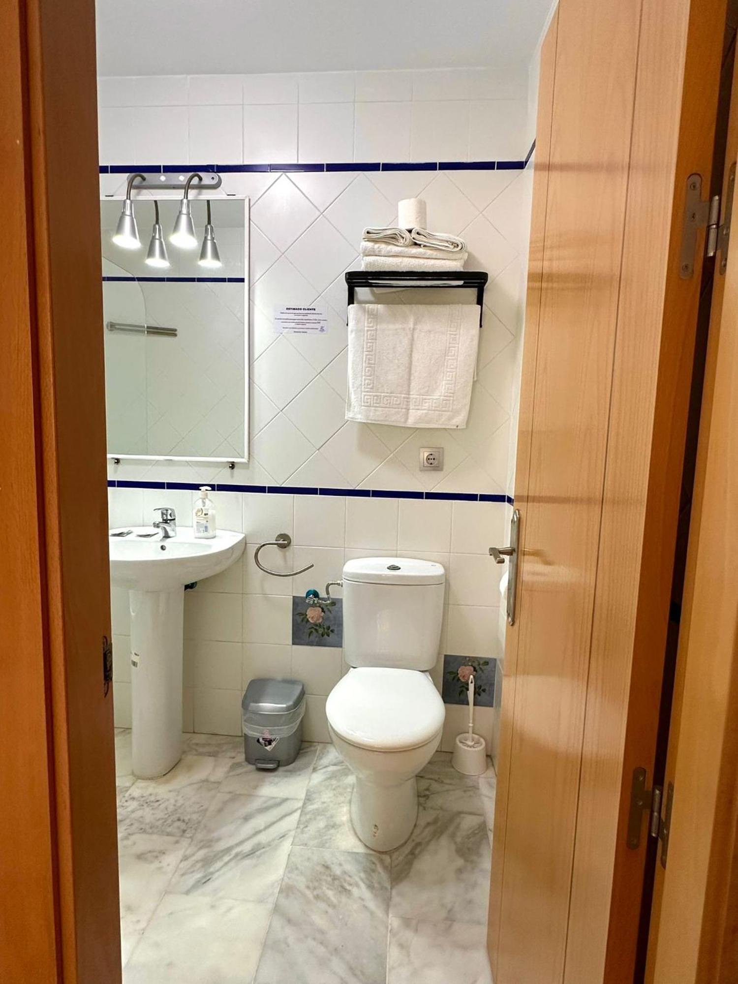 Apartahotel Dona Reyes Chipiona Buitenkant foto